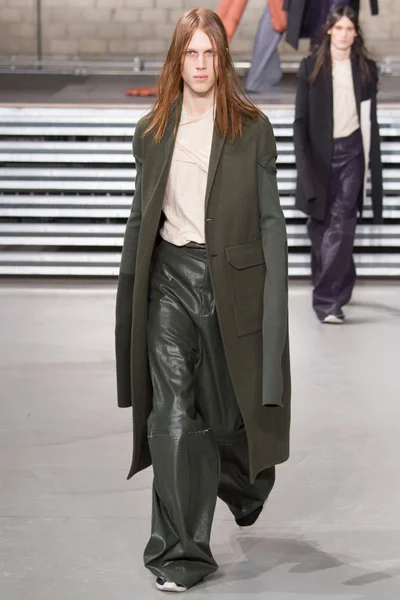 Look 33